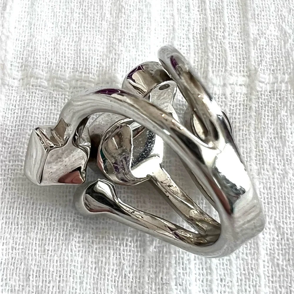 Lia sophia Sz 7 “Comet” ring, cut crystals and glass pearls, silver tone. EUC